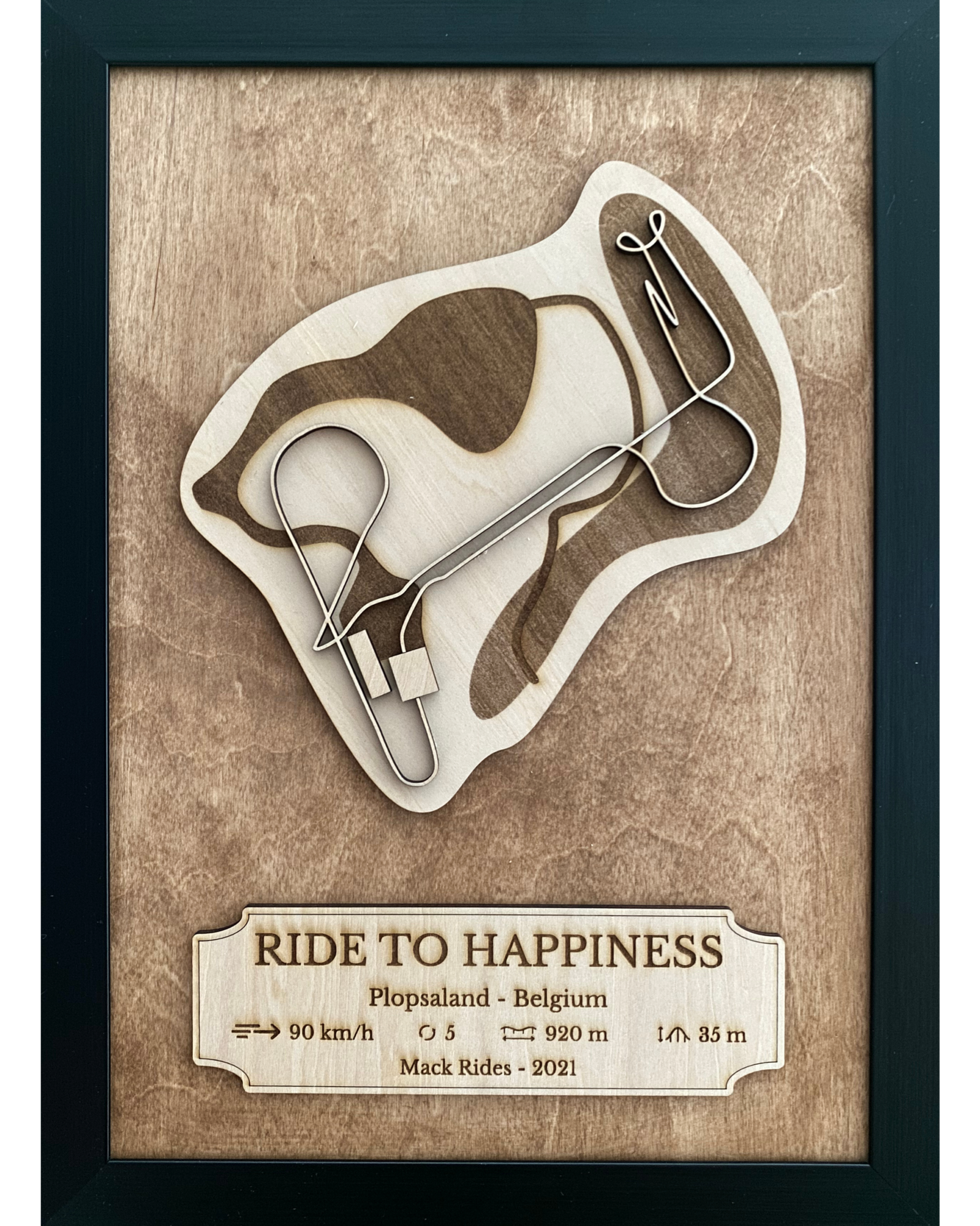 Cadre en bois Becoastr représentant le tracé de The Ride to Happiness.